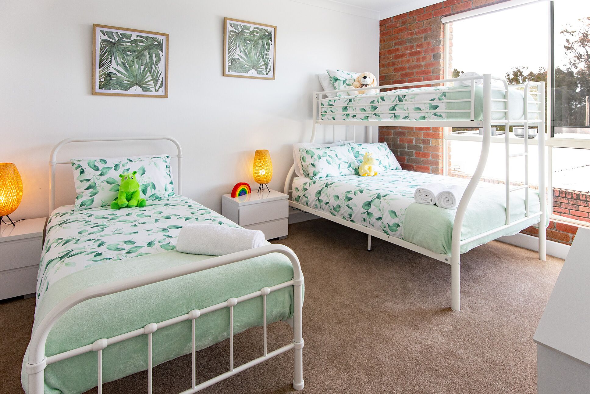 2 bedrooms, iron/ironing board, free WiFi, bed sheets