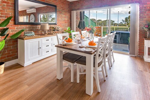 High Tide Five-star Apartment 