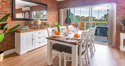 High Tide Five-star Apartment