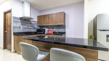 슈피리어 아파트, 침실 2개, 바다 정면 | 전용 주방 | 대용량 냉장고, 전자레인지, 오븐, 쿡탑