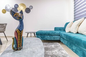 Appartement supérieur, 2 chambres, en face de la plage | Salle de séjour
