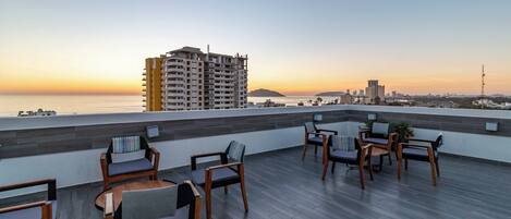 Sun deck