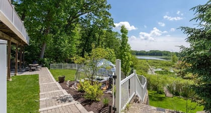 Lake retreat with unique dome near Indiana Dunes