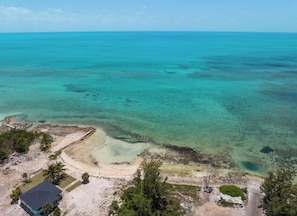 Sun-loungers, beach towels - Island Haven Hideaway
(Nassau)