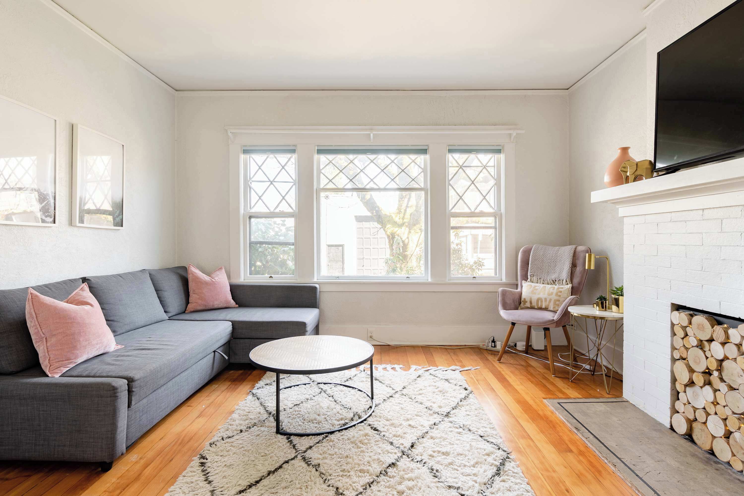 Televisión y oficina 