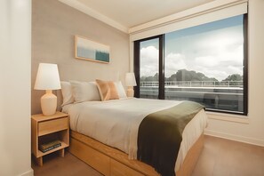 Premium bedding, individually decorated, individually furnished - Scout Living, powered by Placemakr - Midtown (Atlanta)