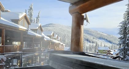 True ski in/out with private hot tub and valley views