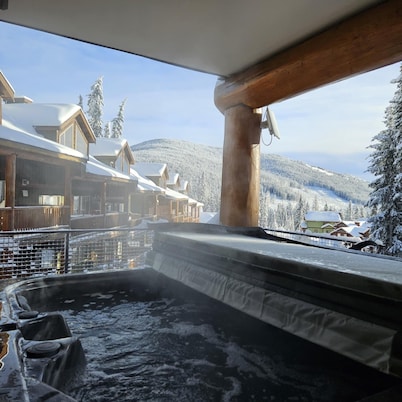 True ski-in/out with private hot tub and valley views