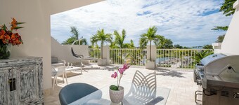 Luxurious 1 Bedroom apartment