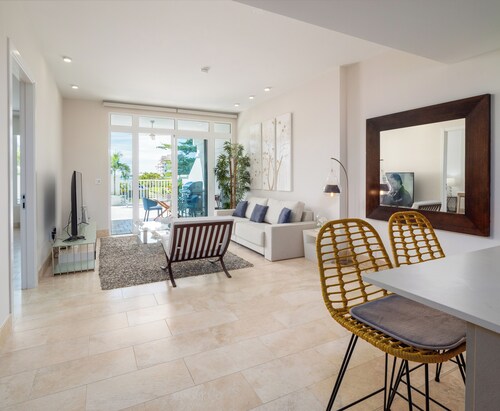 Luxurious 1 Bedroom apartment