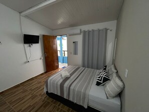 4 bedrooms, WiFi, bed sheets