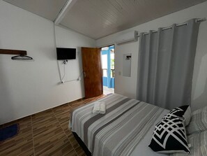 4 bedrooms, WiFi, bed sheets