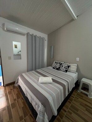 4 bedrooms, WiFi, bed sheets