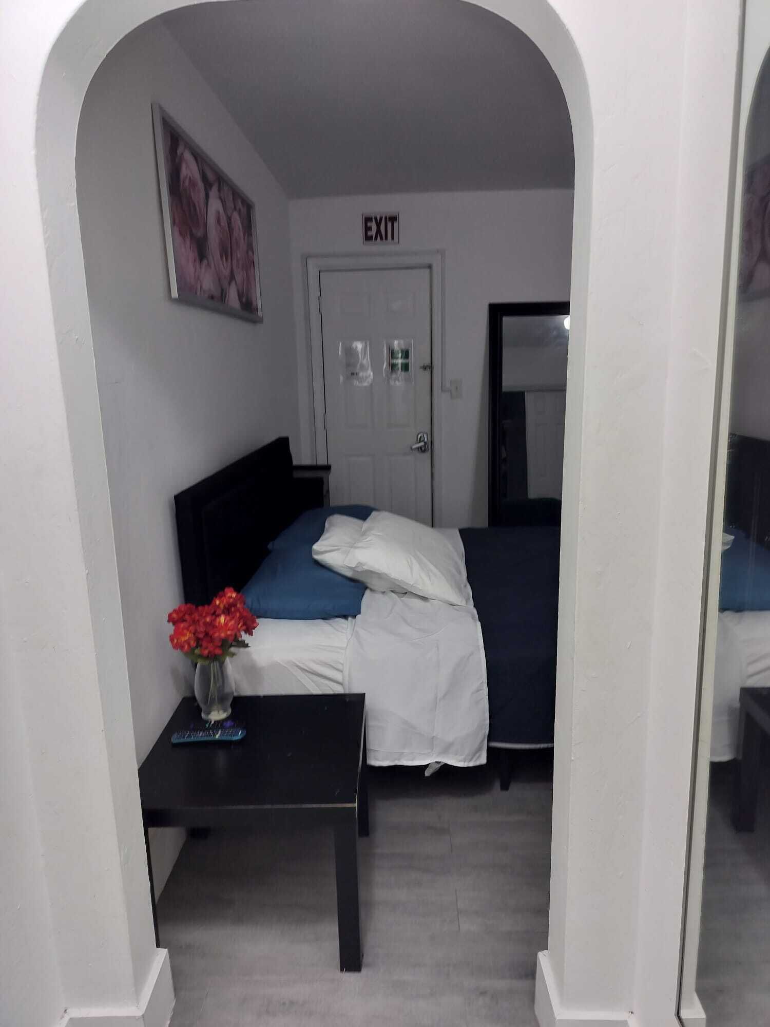 Beautiful and Equipped Studio near the beach- B