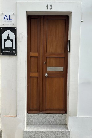 Front of property - Bombarda 15 Evora (Évora)