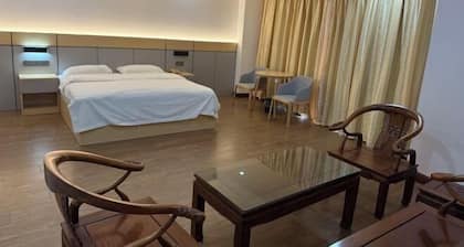 Dongxing Fuzhen Hotel