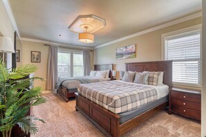 4 chambres, fer et planche à repasser, lit parapluie, Wi-Fi