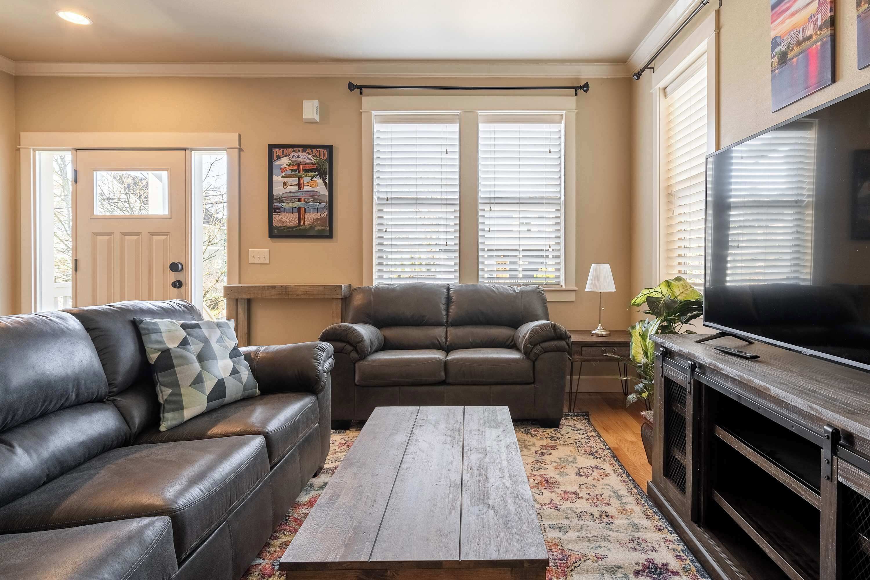 Televisión y oficina 