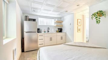 4 bedrooms, iron/ironing board, travel crib, WiFi