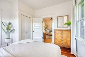 3 Schlafzimmer, Bügeleisen/Bügelbrett, Reisekinderbett, WLAN