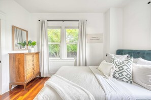 3 chambres, fer et planche à repasser, lit de bébé portatif, Wi-Fi
