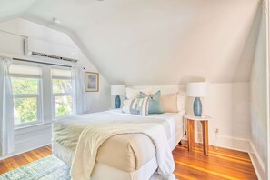 3 bedrooms, iron/ironing board, travel cot, WiFi