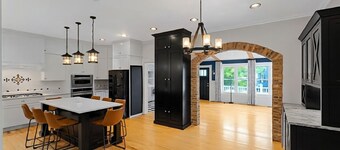Downtown-ULTIMATE Fam & Friend Getaway - Arcade GameRoom- Basketball Court