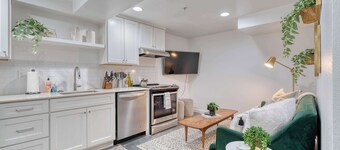 Perfect for Groups & Families • 8BR • Sleeps 16