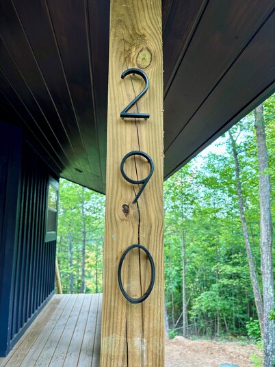 Limestone Ridge- 2-bedroom, A-frame cabin in the Gorge with AC, WiFi, hot tub 