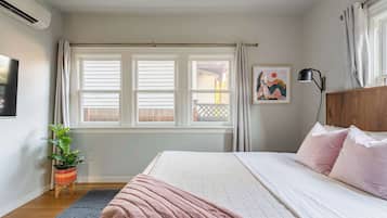 4 slaapkamers, een strijkplank/strijkijzer, reisbedje, wifi