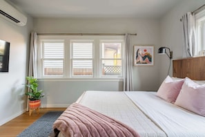 4 bedrooms, iron/ironing board, travel cot, WiFi
