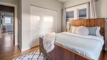 4 bedrooms, iron/ironing board, travel cot, WiFi