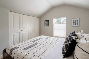 2 bedrooms, iron/ironing board, travel cot, WiFi