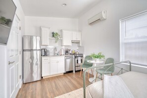 Kühlschrank, Ofen, Herdplatte, Geschirrspüler