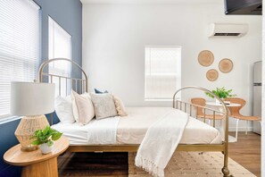 Iron/ironing board, travel cot, WiFi, bed sheets