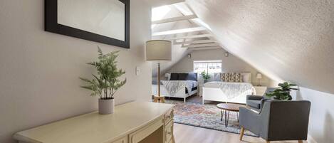 3 makuuhuonetta, silitysrauta/-lauta, vauvan matkasänky, Wi-Fi