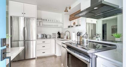 1906 3BR Retreat • NW 23rd Boutiques & Eats