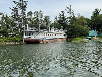 Cozy 3-bedroom mobile home in tranquil Clayton, Free Boat Tour 5 Days+