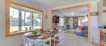 Houghton Lake Cottage w/ Patio: Walk to Waterfront