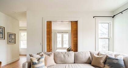 Historic 6BR - Walk to NW Shops - Sleeps 12