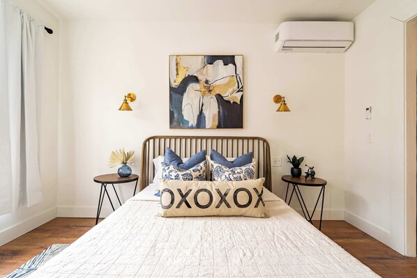 3 habitaciones, tabla de planchar con plancha, cuna de viaje y wifi
