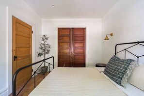 3 bedrooms, iron/ironing board, travel crib, WiFi