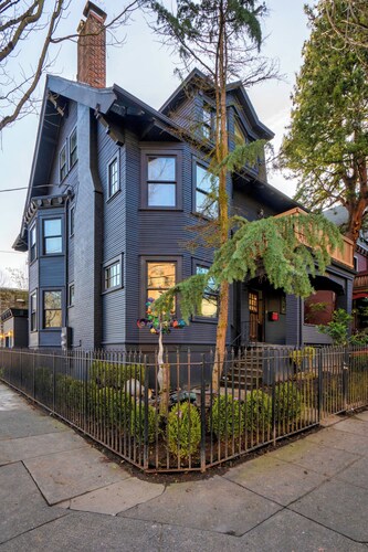 Historic 4BR | Walk to NW 23rd Shops & Dining