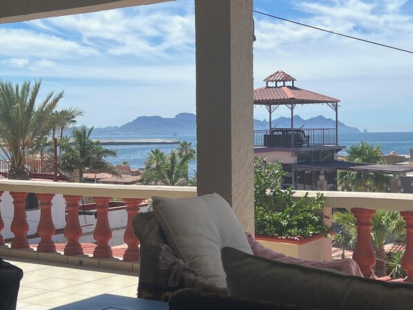 Terrace/patio - Cozy 1-bedroom, Full bath, full kitchen. Beautiful ocean Views! (San Carlos)