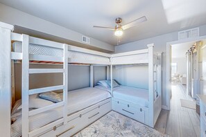 1 bedroom, Internet, bed sheets - Stunning midtown condo - With the perfect blend of convenience and relaxation (Ocean City)