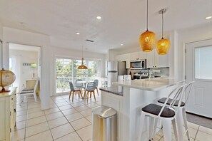 Fridge, microwave, oven, stovetop - Beautiful duplex with private W/D, WiFi, & close to the beach (Englewood)