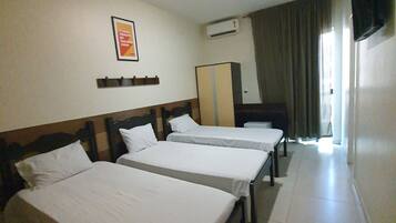 Classic Triple Room, City View | Desk, free WiFi