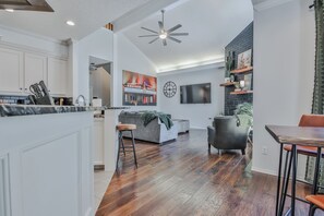 Smart TV, fireplace, offices, computer monitors