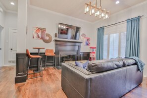 Smart-TV, peis, kontorer og PC-skjermer