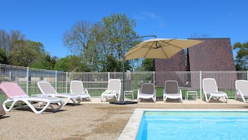 Piscine couverte, piscine extérieure (ouverte en saison)